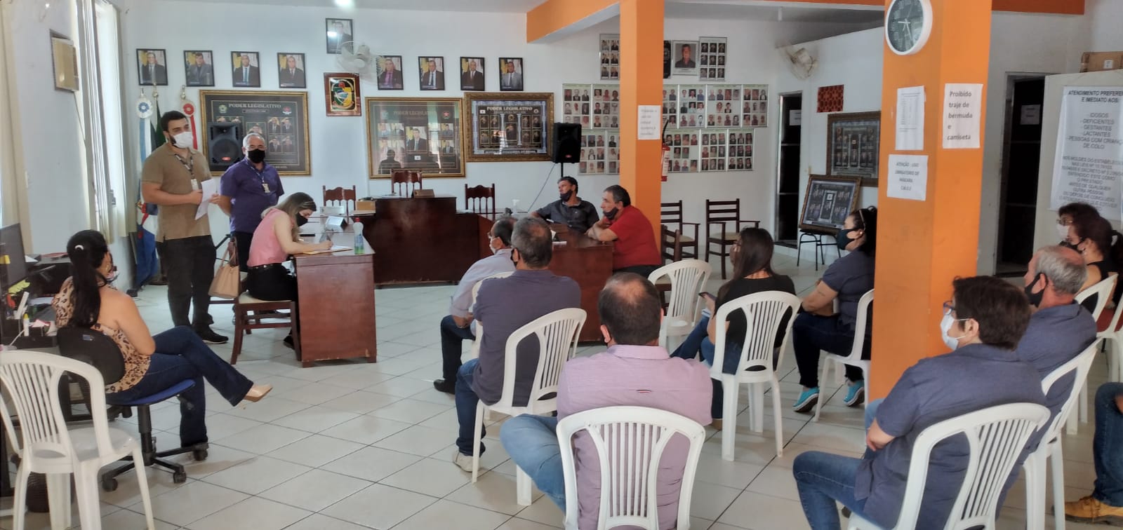 Reunião realizada pelo IBGE na Cmde Câmara Municipal de Dona Euzébia, com a participação do Legislativo, Executivo, Funcionários Públicos do Município